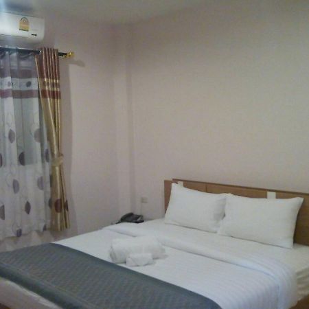 The Zara Double Tree Hotel Ubon Ratchathani Habitación foto