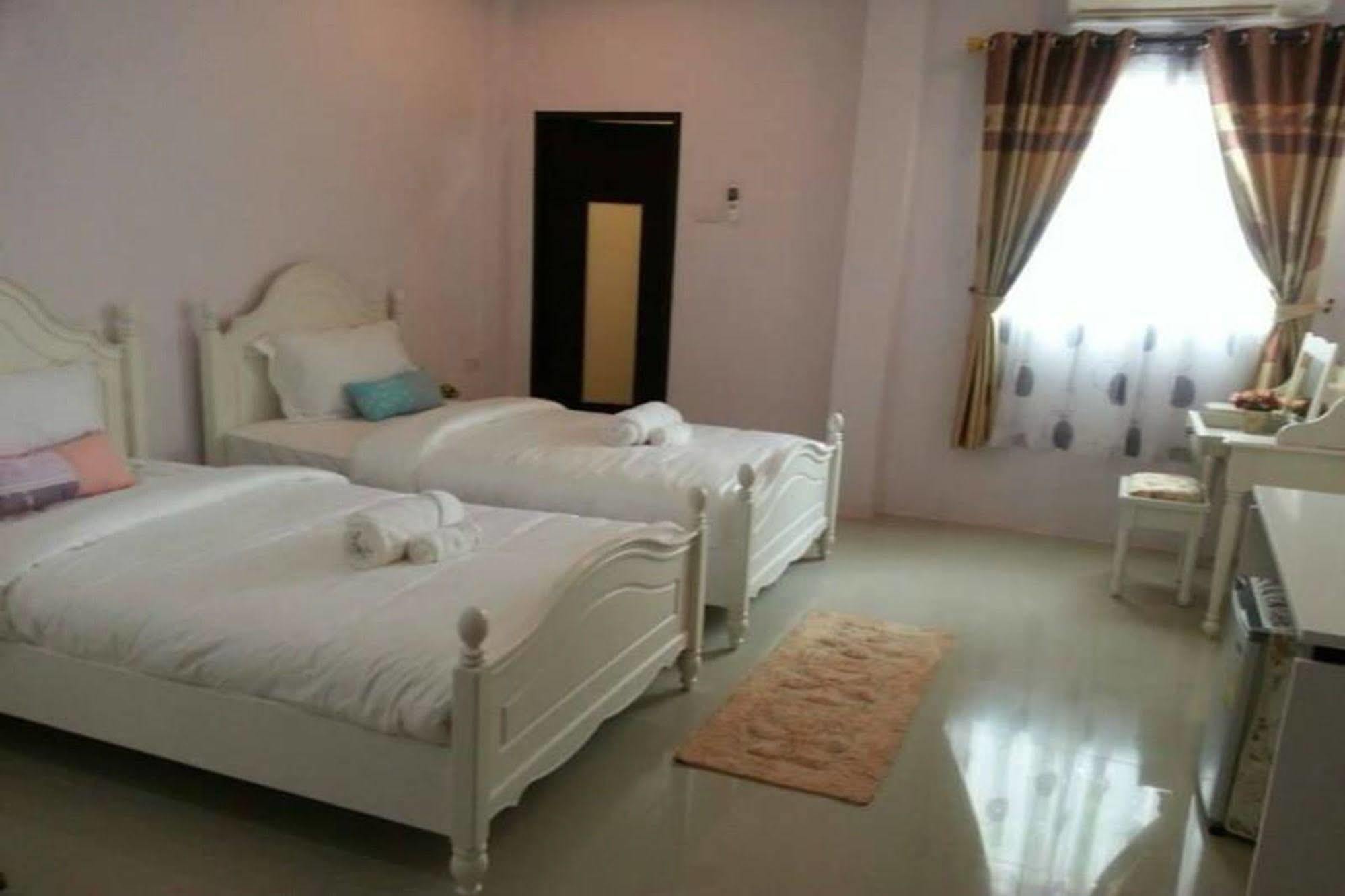 The Zara Double Tree Hotel Ubon Ratchathani Exterior foto